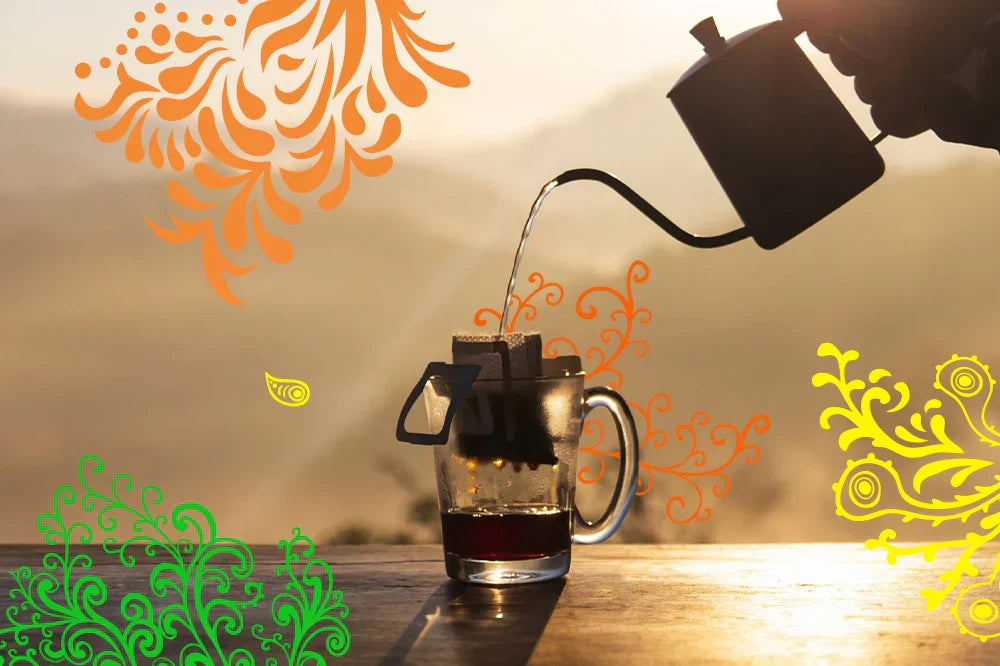 Parzenie czarnej herbaty w szklance z widokiem na górski krajobraz o wschodzie słońca