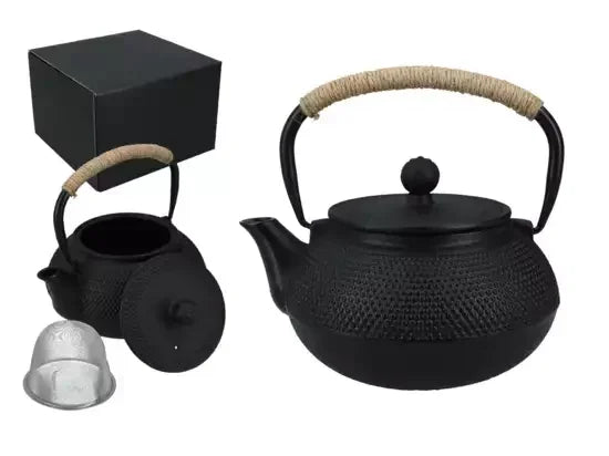 Bouilloire en fonte avec infuseur (900 ml)