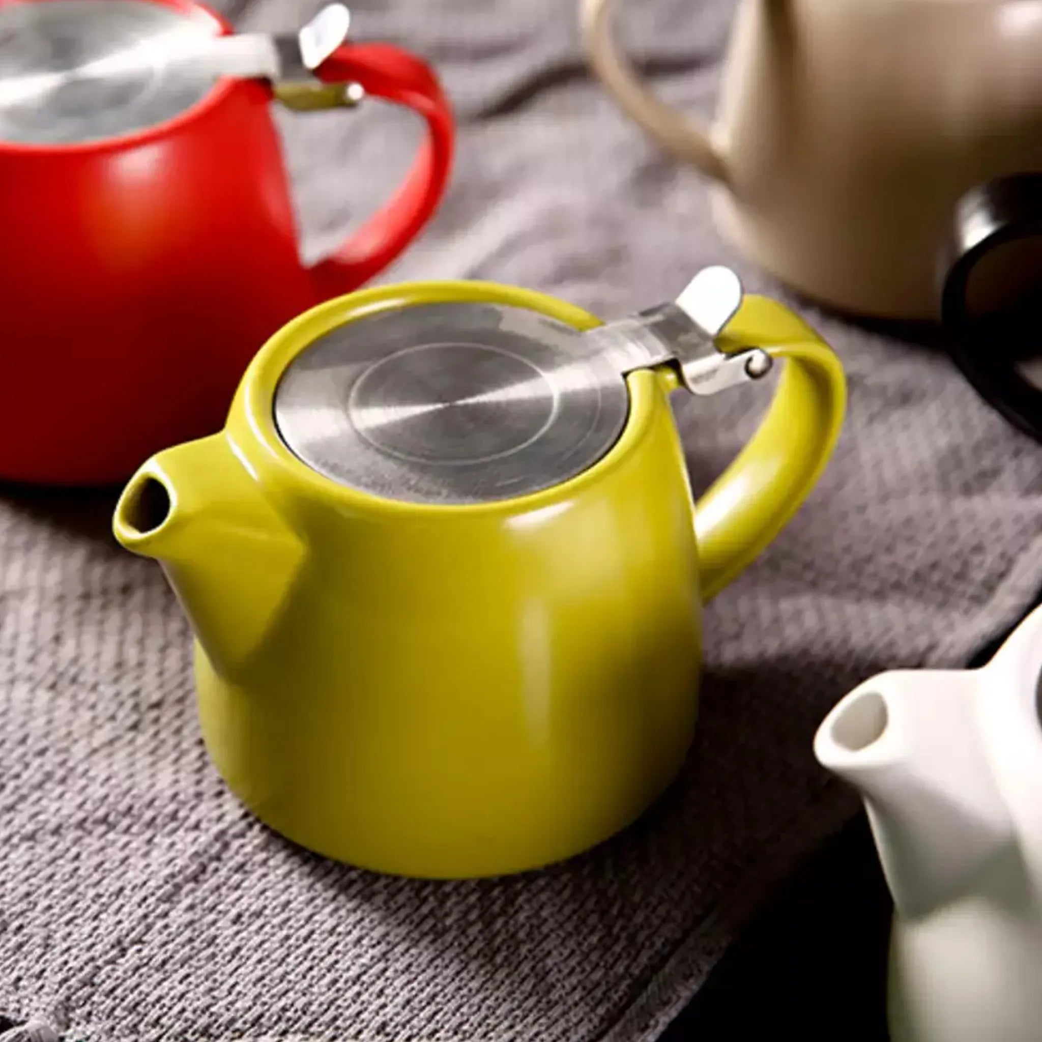 Nowoczesny dzbanek ceramiczny z zaparzaczem zielony (500 ml)