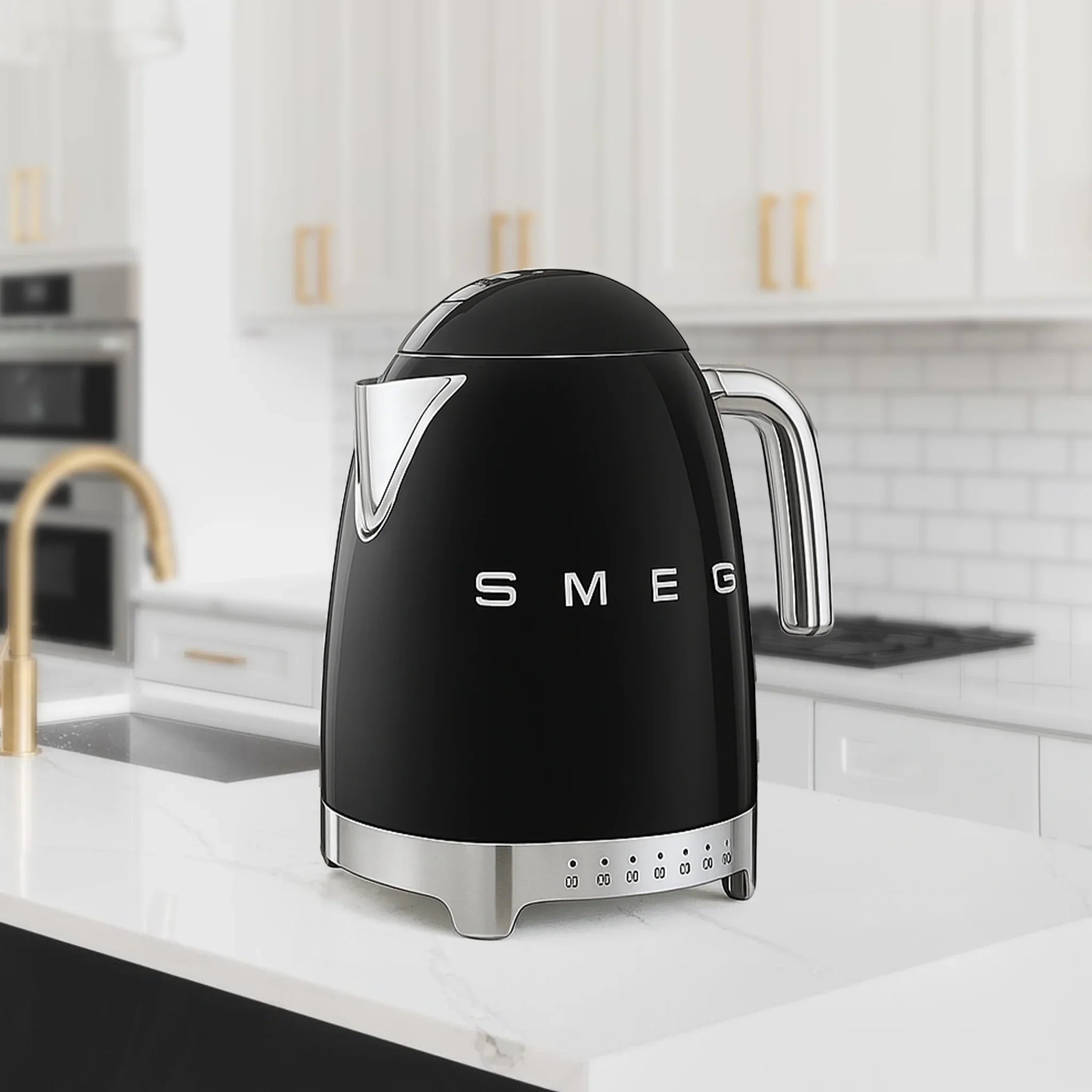 Czajnik SMEG z regulacją temperatury Czarny KLF04BLEU