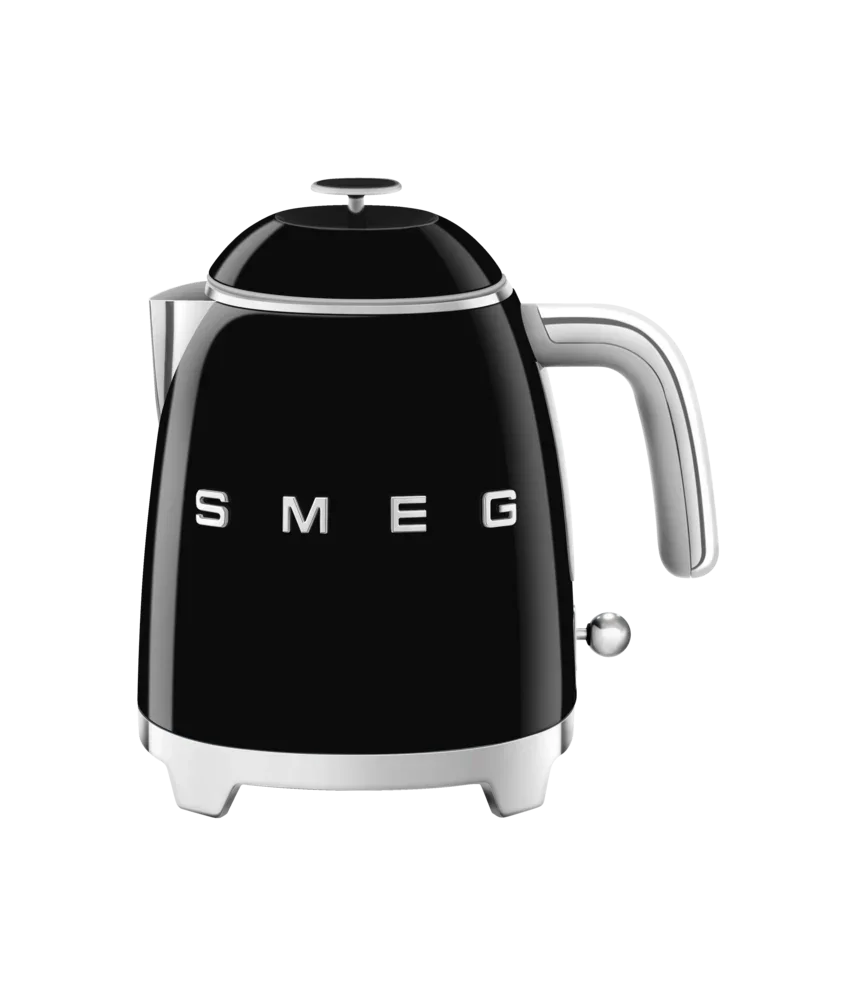 Mini czajnik SMEG KLF05 czarny w stylu retro pojemność 0.8l