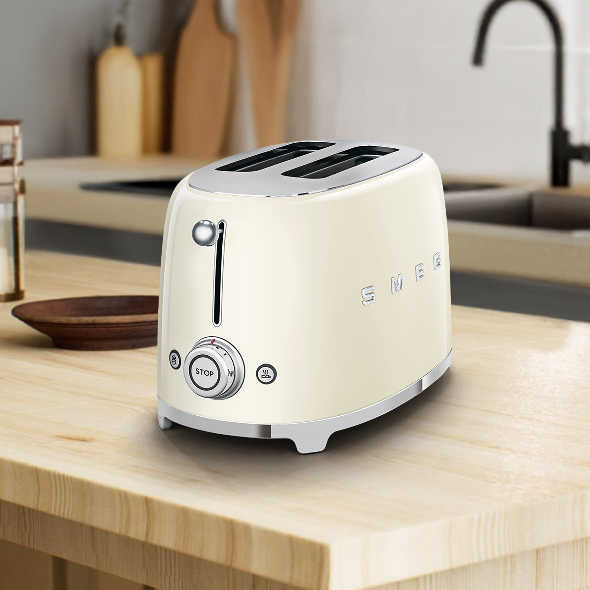 SMEG 2-Slice Toaster Cream TSF01CREU