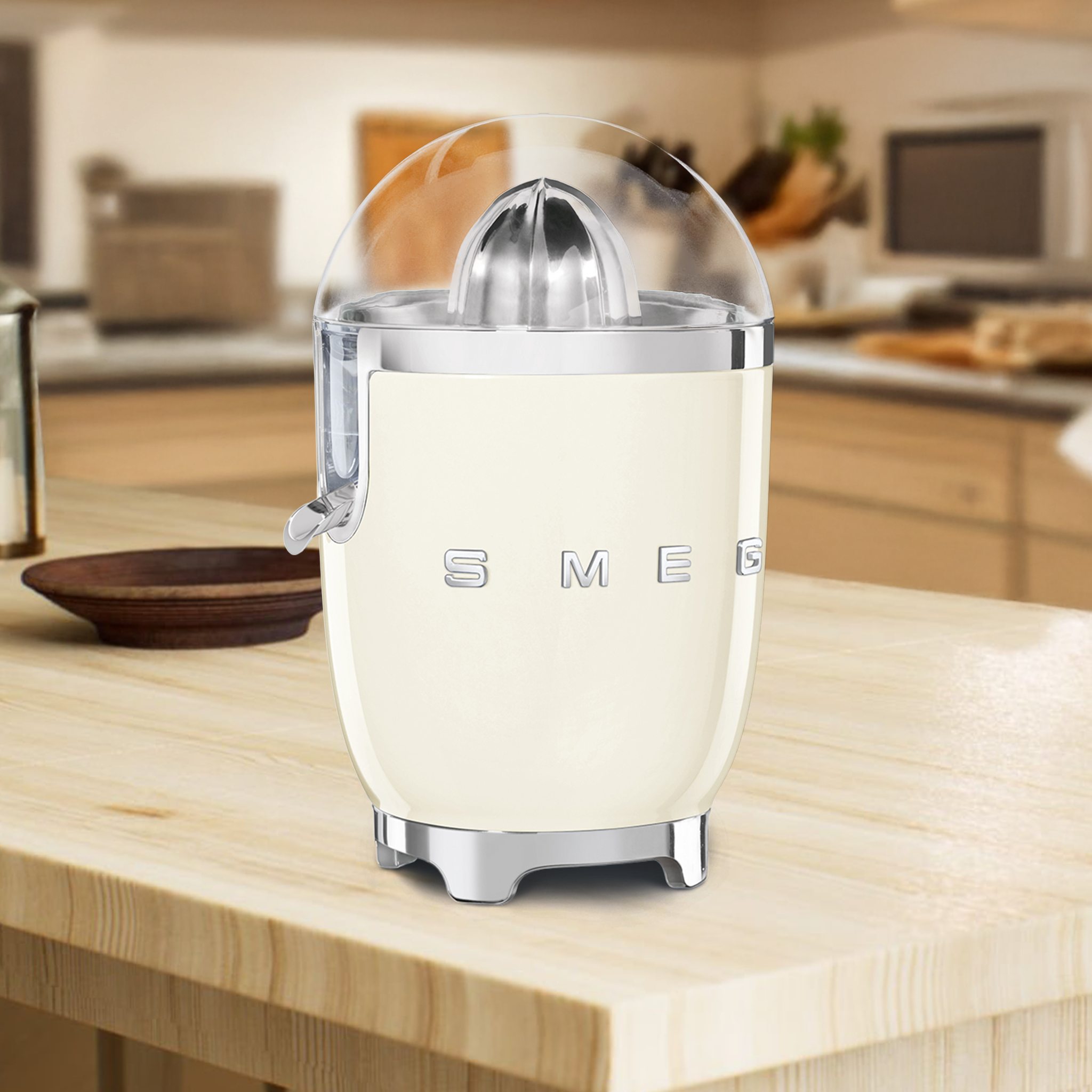 SMEG Creamy Citrus Juicer CJF11CREU