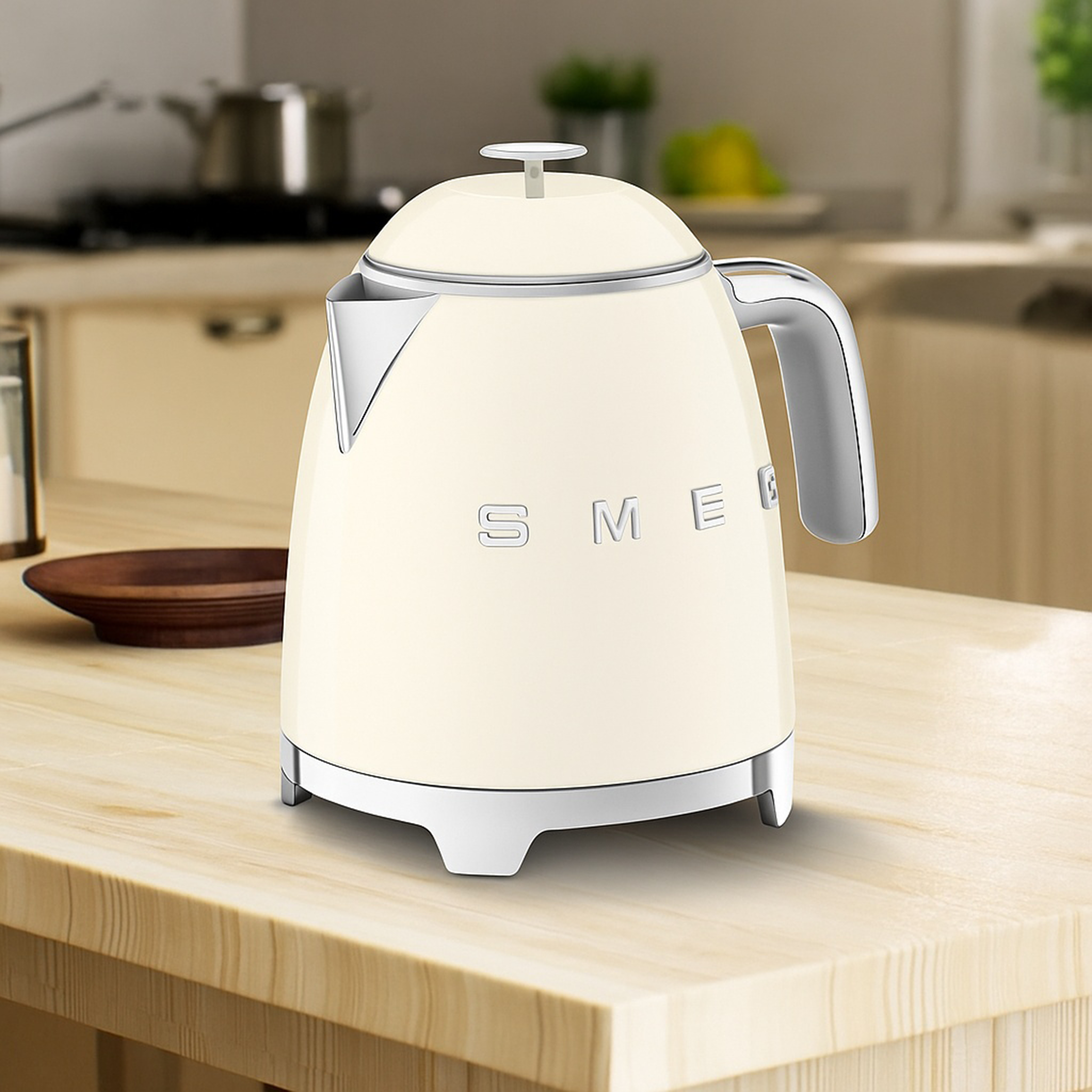 SMEG Mini Kettle Cream KLF05CREU