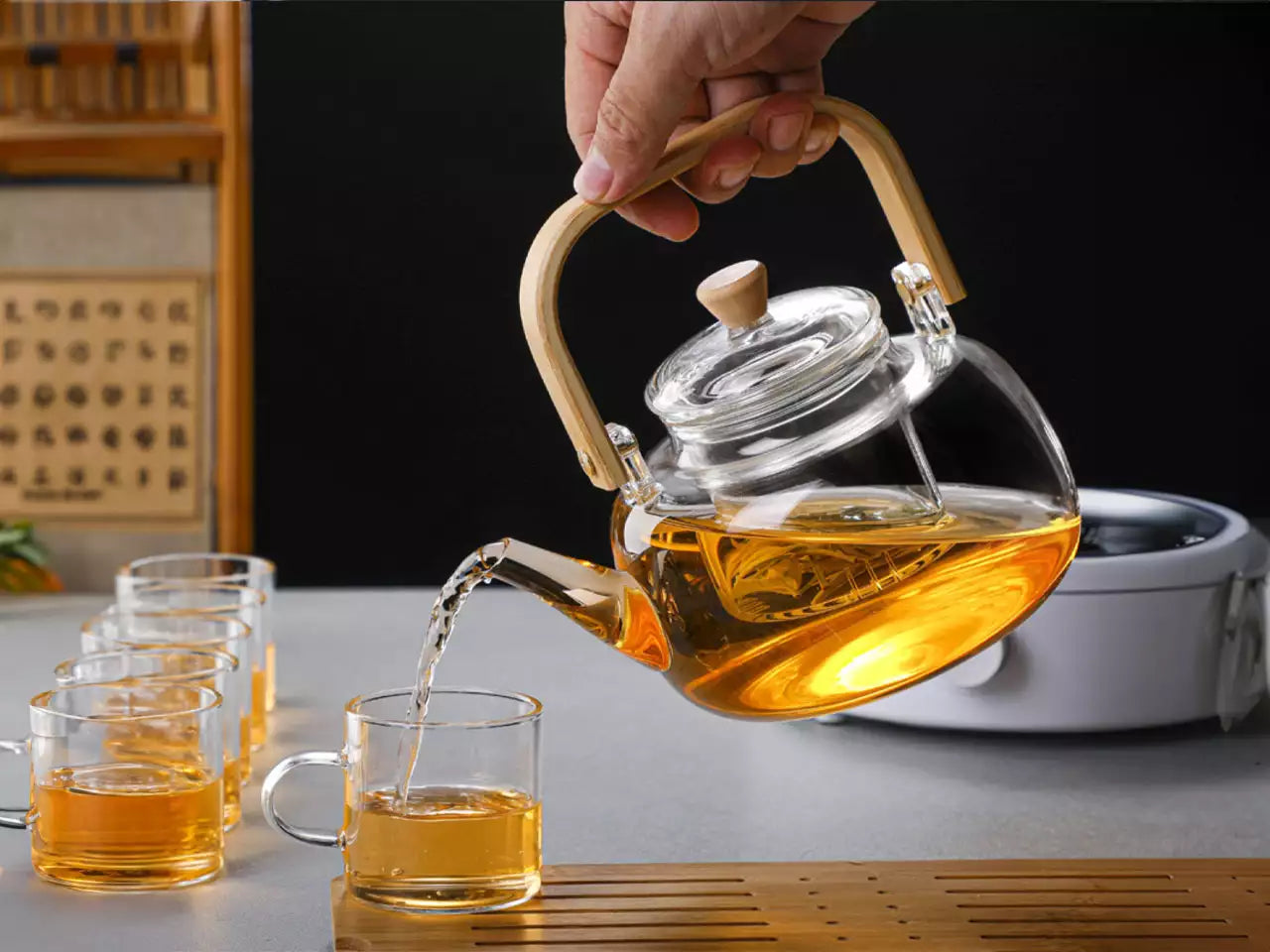 Glass kettle with infuser (900 ml)